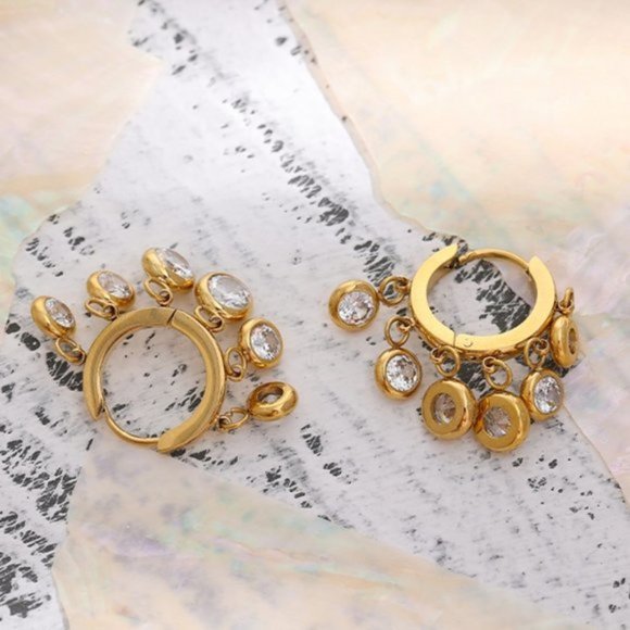 🦄NEW 18K Gold Plated Round Diamond Drop Huggie Hoop Earrings🦄